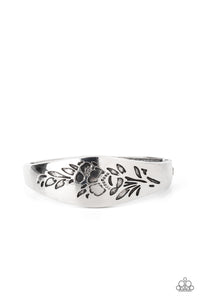 Fond of Florals (2518)